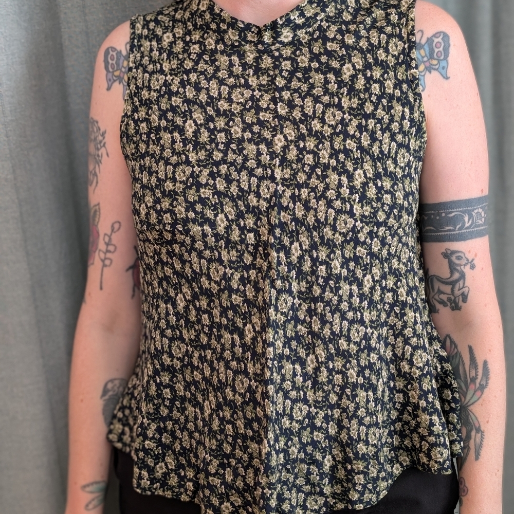 Floral Patterned Tank Dress Shirt - Picture 2 of 3